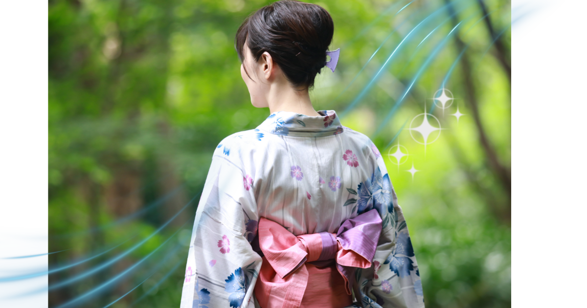 お盆の夏をすっきり整えた髪で過ごす浴衣姿の女性の後ろ姿