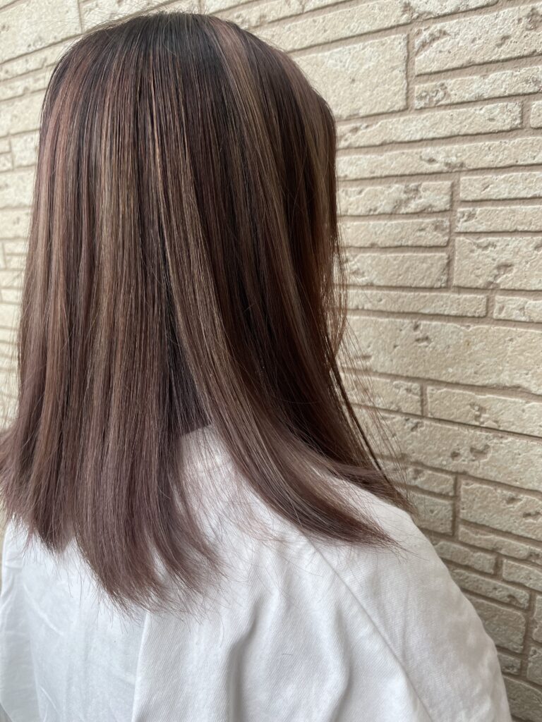 セブンで施術したツヤのあるロングヘアカラー